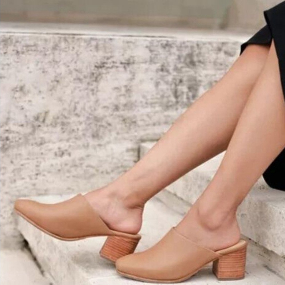 Nisolo Tan Mules